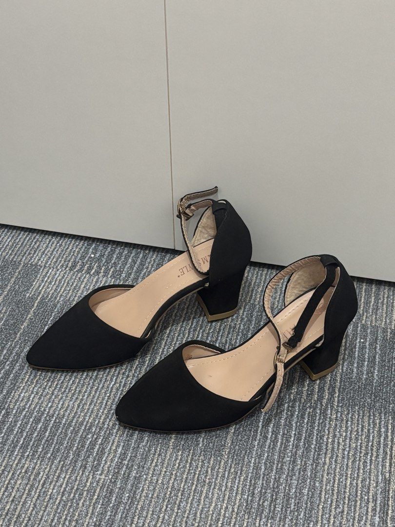 Black Pointed Toe Ankle Strap Block Heels (Category: Heels) located in Zamboanga. Submitted by silverfrost (Listing ID 1458845345, Image 1). Description: size 36 used once - manage your expectations, this is a preloved item :).