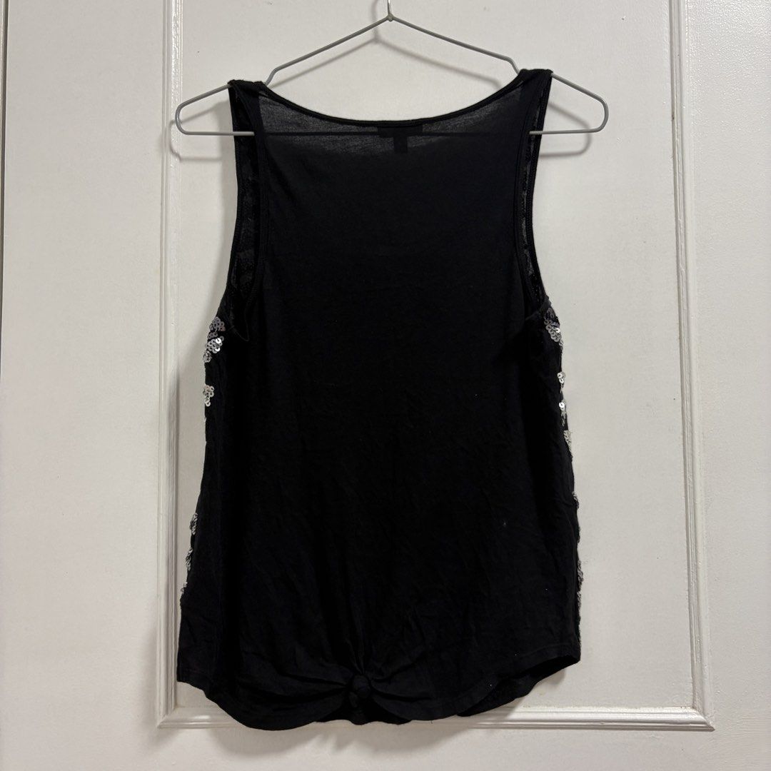 Black Silver Sequin Sleeveless Top (Category: Sleeveless) located in Muntinlupa City. Submitted by 13gracious (Listing ID 1458820042, Image 3). Description: .
