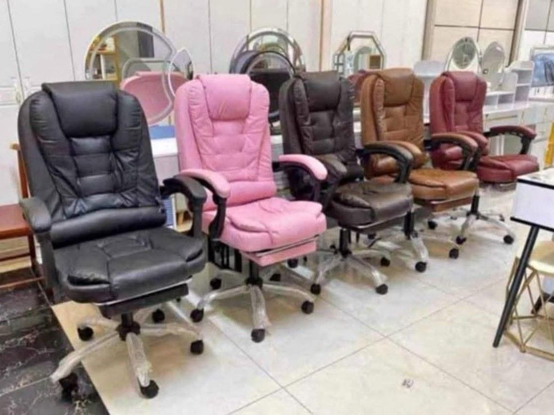 Boss chairs (Category: Chairs) located in Manila. Submitted by joydolor (Listing ID 1458816879, Image 1). Description: Executive Boss Chair Rs Price: 3,400🏷️ Color: Brown Only.