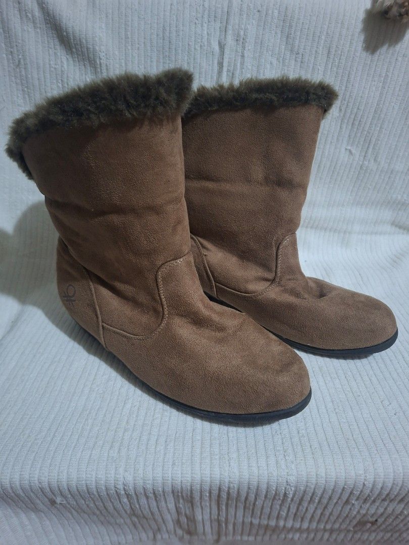 Brown faux suede Winter Boots (Category: Boots) located in Consolacion. Submitted by luxekerei (Listing ID 1458813914, Image 2). Description: used only once during christmas party.