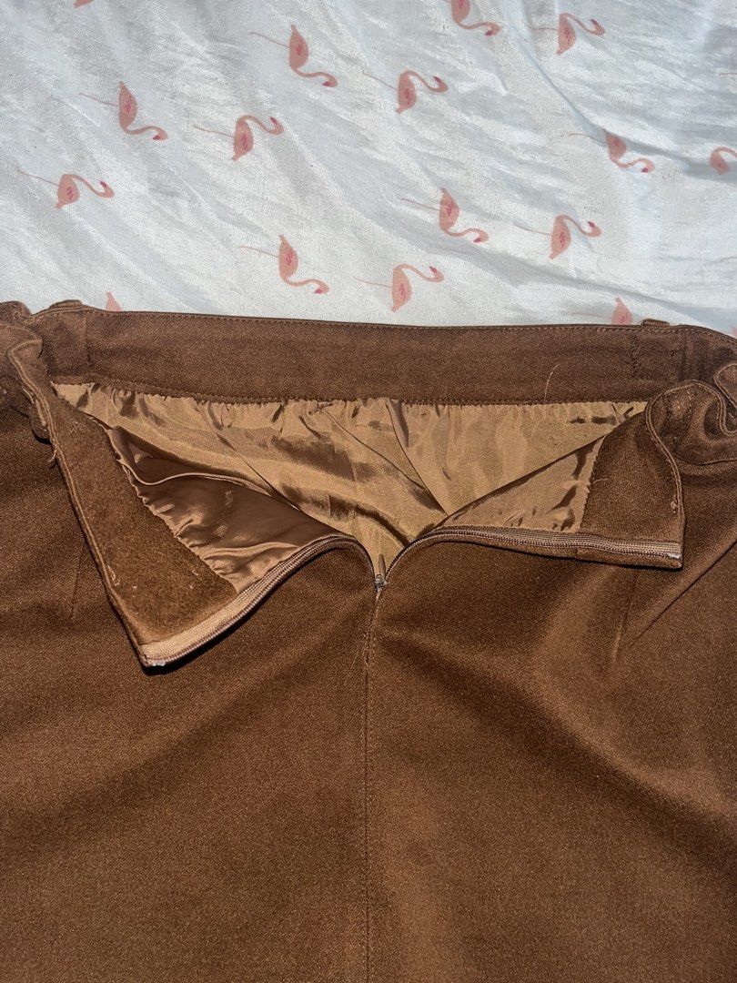 Brown Skirt with garter (Category: Skirts) located in Mandaluyong City. Submitted by m_streasure (Listing ID 1458729083, Image 3). Description: with garter 📌 Mandaluyong 💳 MOP via GCash, Maribank 📦 Shipping via lalamove, j&t .