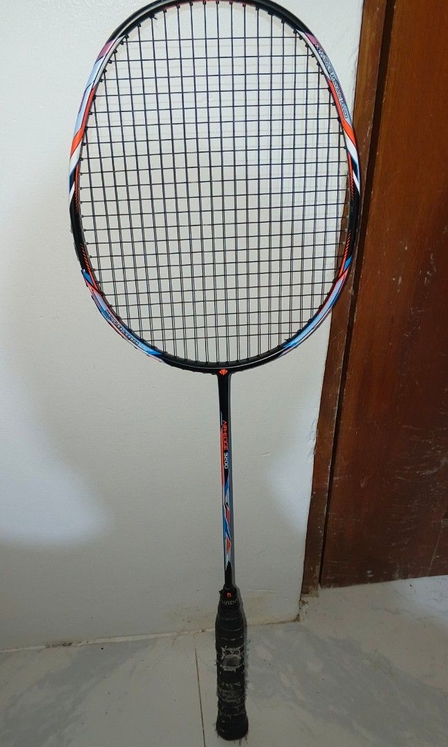Carlton Air-Edge 3200 (Category: Racket and Ball Sports) located in Manila. Submitted by safefire-1792 (Listing ID 1458823696, Image 2). Description: Racket information is in the photos! -Few cosmetic scratches, worn down grip, no major damage. -The tension is around 28, If you want to check tension then I can do a video of a sound check. -good for casuals negotiable sa sure buyer rfs: Hindi na nagagamit..