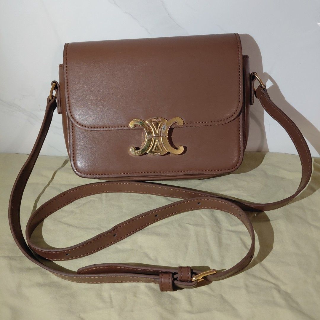 CELINE LEATHER BROWN SLING (Category: Shoulder Bags) located in Manila. Submitted by pandinity (Listing ID 1458690257, Image 2). Description: 7 x 1.5 x 6 inches matibay genuine leather.