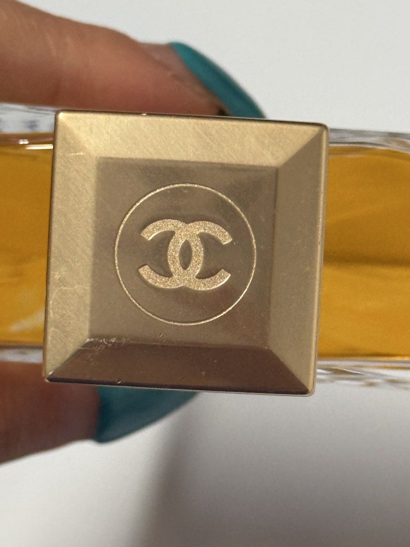 Chanel Gabrielle Essence Eau de Parfum 100ml 10/8 (Category: Fragrance & Deodorants) located in Manila. Submitted by richru (Listing ID 1458839404, Image 2). Description: Buy from HK 100% original No receipt - Chanel Gabrielle Essence Perfume - 100ml bottle - Scent: Floral and Woody - Versatile: Great for everyday or special occasions - Bottle: Clear glass with a gold cap - Condition: Plenty of product remaining.