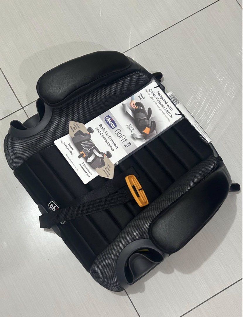 Chicco GoFit 2 Booster Car Seat (Category: Car Seats) located in Makati City. Submitted by mauuu22 (Listing ID 1458742508, Image 1). Description: - Chicco GoFit 2 booster car seat - Ergonomically contoured seat with double foam padding for comfort - Quick-release LATCH system for stability and easy installation - Space-saving cup holders included - Ideal for your child's travels.