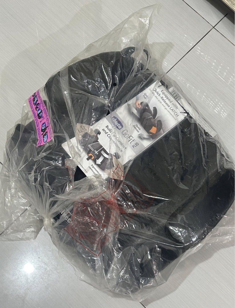 Chicco GoFit 2 Booster Car Seat (Category: Car Seats) located in Makati City. Submitted by mauuu22 (Listing ID 1458742508, Image 3). Description: - Chicco GoFit 2 booster car seat - Ergonomically contoured seat with double foam padding for comfort - Quick-release LATCH system for stability and easy installation - Space-saving cup holders included - Ideal for your child's travels.