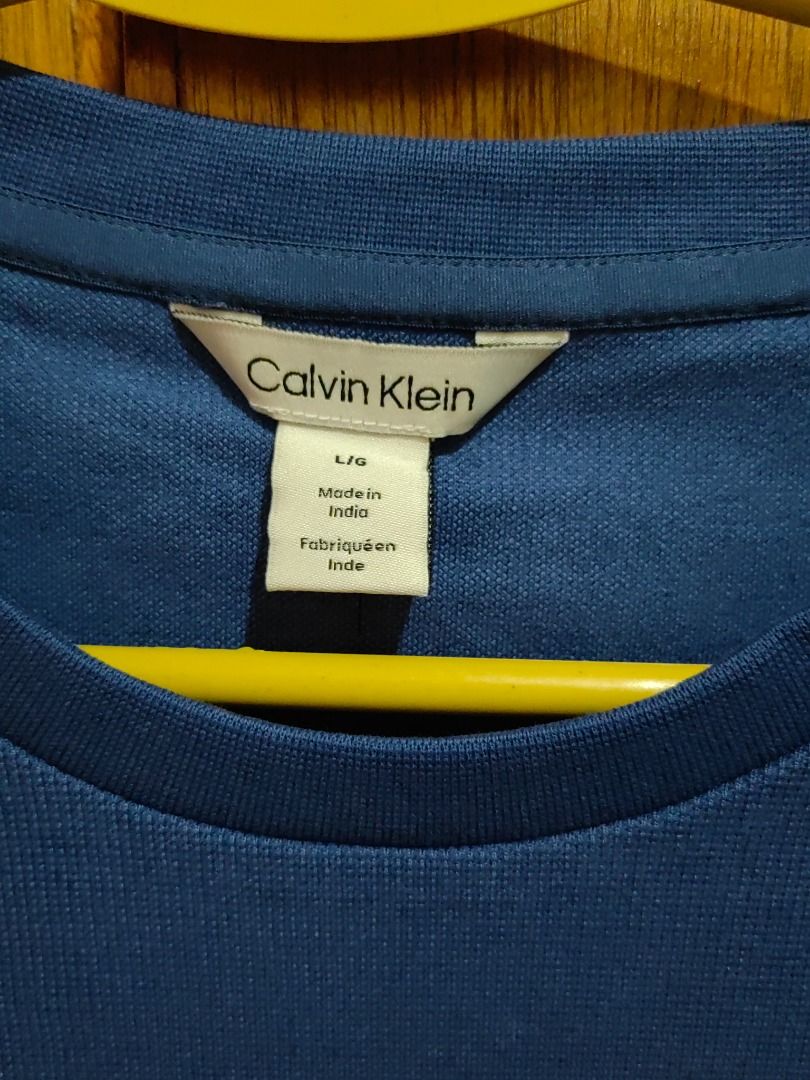 CK Small Logo Crew Neck T-shirt - Large (Category: Tshirts & Polo Shirts ) located in Puerto Galera. Submitted by charisarifinds (Listing ID 1458816345, Image 3). Description: 📍 Fixed price (mura na po ang bigay 🙏) Brand new Original Calvin Klein Small Logo Crew Neck T-shirt Size: Large (22.5" across chest) ✅ Makapal ang tela 💯 Original from Canada, money back guaranteed if proven fake Disclamer: Chari Sari Finds is not affiliated with the bra