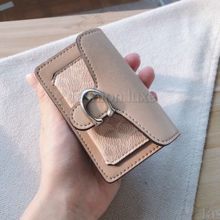 (Category: ) located in . Submitted by fashion.luxe.collection (Listing ID 1458797158, Image 1). Description: .