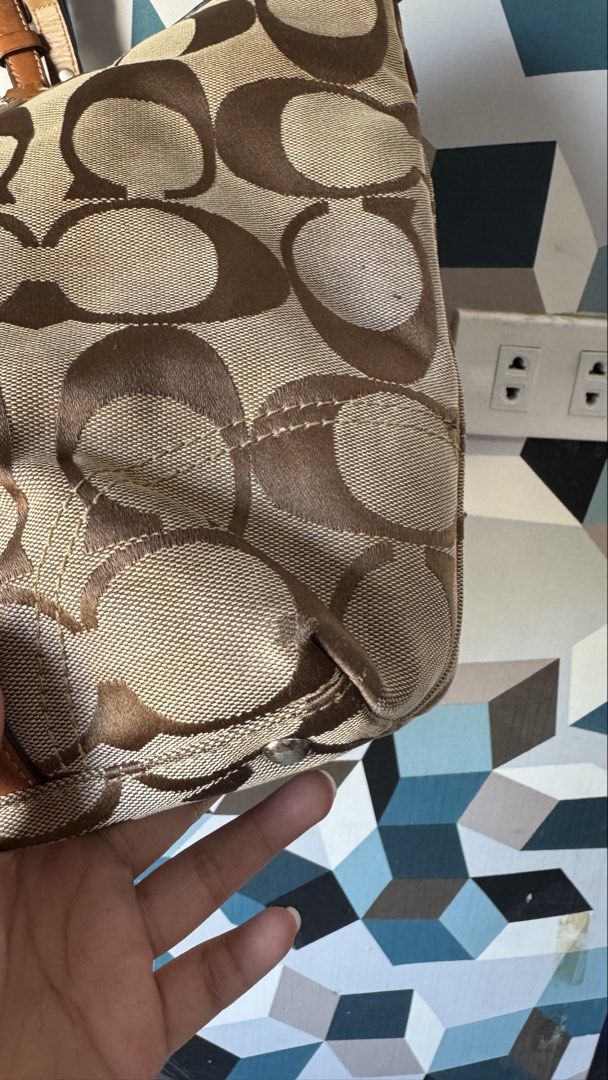 Coach Monogram Canvas Leather Trim Tote Bag (Category: Luxury Bags & Wallets) located in Cebu City. Submitted by mochywony (Listing ID 1458883591, Image 2). Description: COACH Signature Jacquard tote P3000 FREE SF LAYAWAY OPTION: 30% dp, 3 weeks to pay (price is fixed) Price negotiable if full payment Guaranteed Authentic / Original Bag Condition: Rank C - no holes - Rubs - cracking - Stains - Rubber peeling on strap loops - No hangtag Comment “M