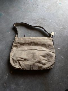 (Category: ) located in . Submitted by handpickthrift (Listing ID 1458733881, Image 1). Description: .