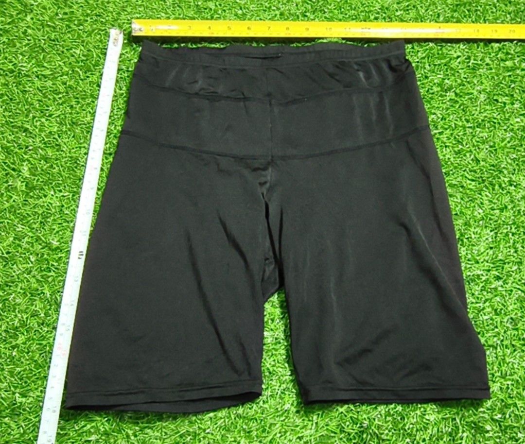 Code : 1230 (Category: New Undergarments & Loungewear) located in Sungai Buloh. Submitted by Zirahh.BndleNightware (Listing ID 1458853057, Image 1). Description: 9/10.
