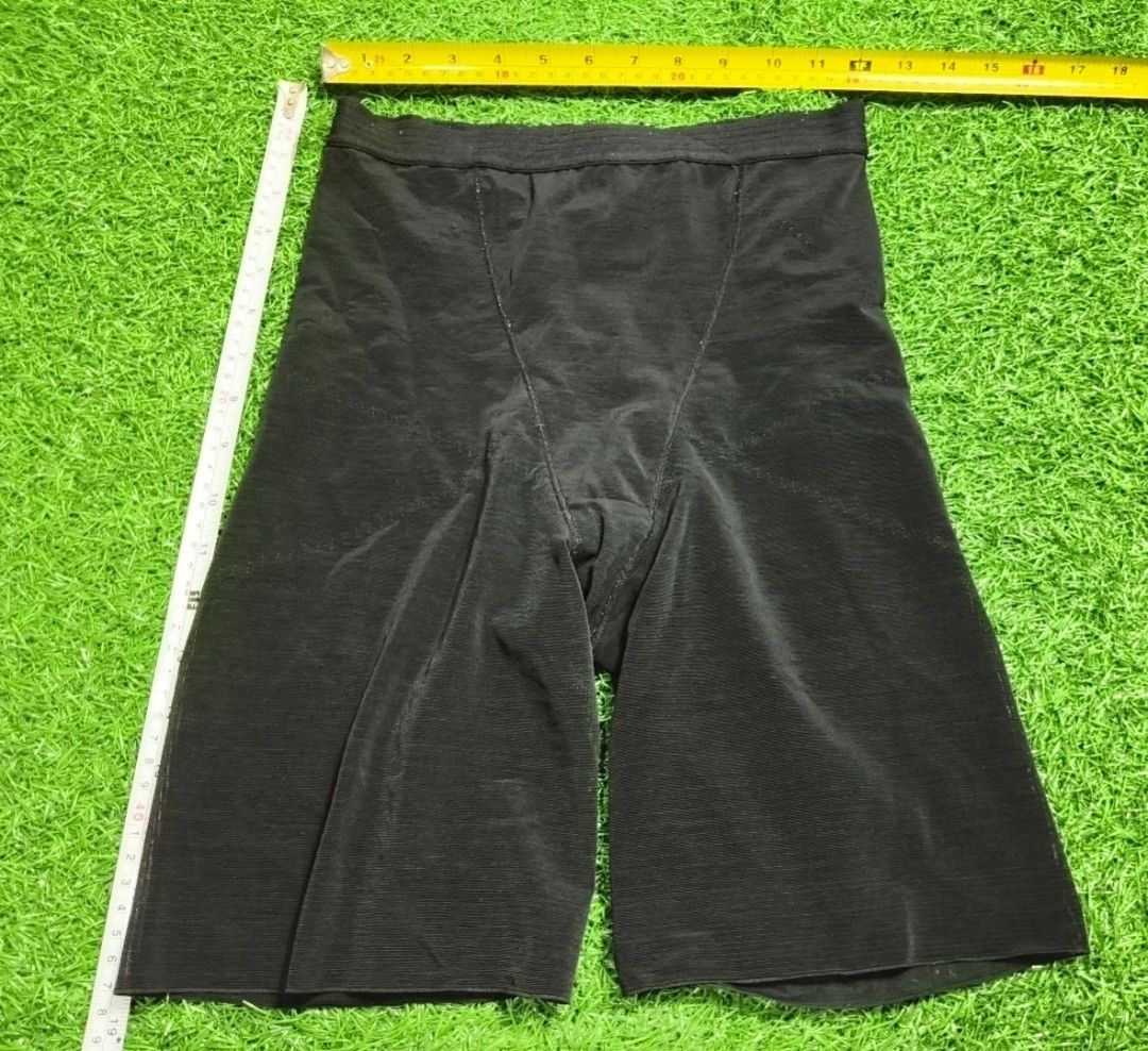 Code : 1234 (Category: New Undergarments & Loungewear) located in Sungai Buloh. Submitted by Zirahh.BndleNightware (Listing ID 1458853314, Image 1). Description: 9/10.