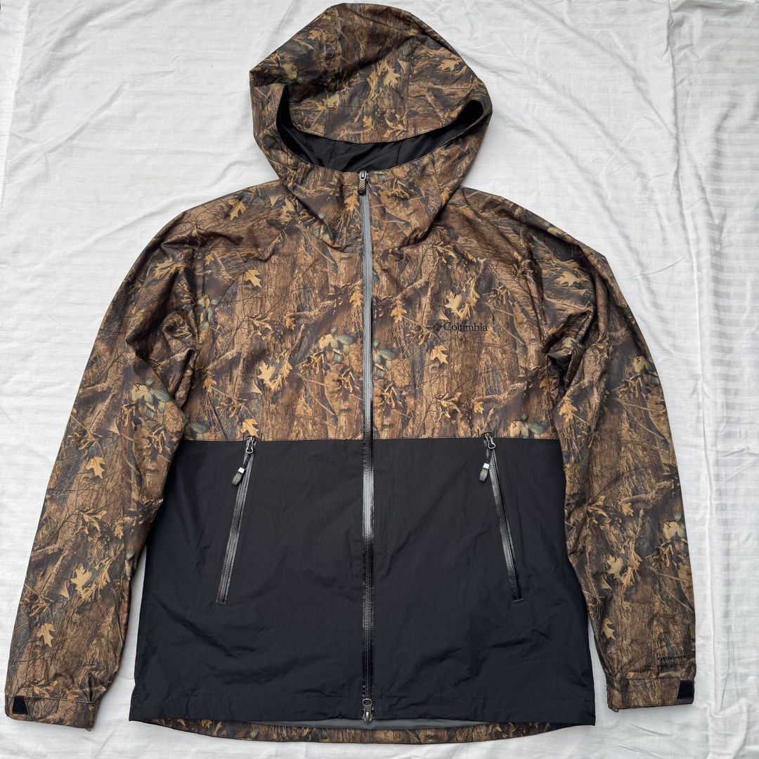COLUMBIA HAZEN PATTERNED JACKET (Category: Coats, Jackets and Outerwear) located in Pasig City. Submitted by jaaard (Listing ID 1458791089, Image 1). Description: COLUMBIA HAZEN HUNTING PATTERENED JACKET OMNI HEAT. SIZE: LARGE ALMOST NEW MINIMAL CRACK ISSUE ON ZIPPER PULLER(see last pic) DIMES: 23x27.5front 29back .