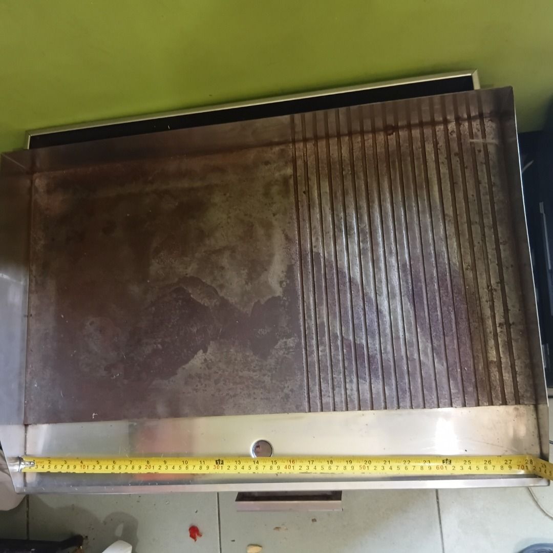 Commercial Gas Griddle Flat Top Grill (Category: BBQ, Grills & Hotpots) located in Caloocan City. Submitted by mysticshark.c72a22 (Listing ID 1458729100, Image 3). Description: Commercial Heavy Duty Burger Machine for Sale Gas 2-burner griddle, lightly used and still in good working condition. Bought from mkkitchen.com.ph⁠� for ₱22,000 a few years ago. Selling price now ₱10000. Dimension L: 73cm, W: 50cm, H: 30cm No issues and well maintained. Se