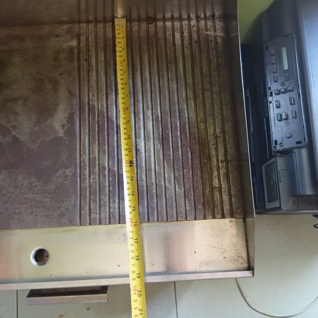 Commercial Gas Griddle Flat Top Grill (Category: BBQ, Grills & Hotpots) located in Caloocan City. Submitted by mysticshark.c72a22 (Listing ID 1458729100, Image 2). Description: Commercial Heavy Duty Burger Machine for Sale Gas 2-burner griddle, lightly used and still in good working condition. Bought from mkkitchen.com.ph⁠� for ₱22,000 a few years ago. Selling price now ₱10000. Dimension L: 73cm, W: 50cm, H: 30cm No issues and well maintained. Se