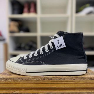 (Category: ) located in . Submitted by sneakers.too (Listing ID 1458749319, Image 1). Description: .