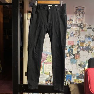 (Category: ) located in . Submitted by kaiithrifts (Listing ID 1458716172, Image 1). Description: .