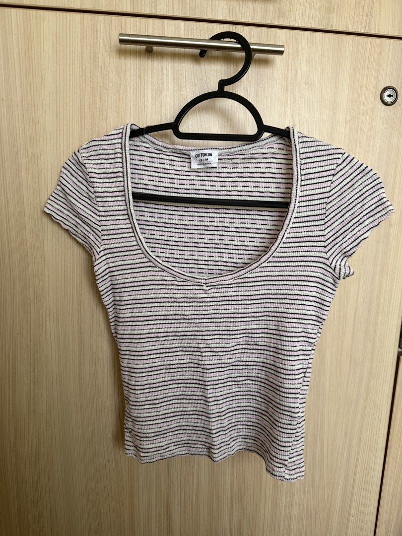 Cotton On Striped Cropped Top XS (Category: Blouses) located in Manila. Submitted by declutterwdmax (Listing ID 1458803874, Image 1). Description: .