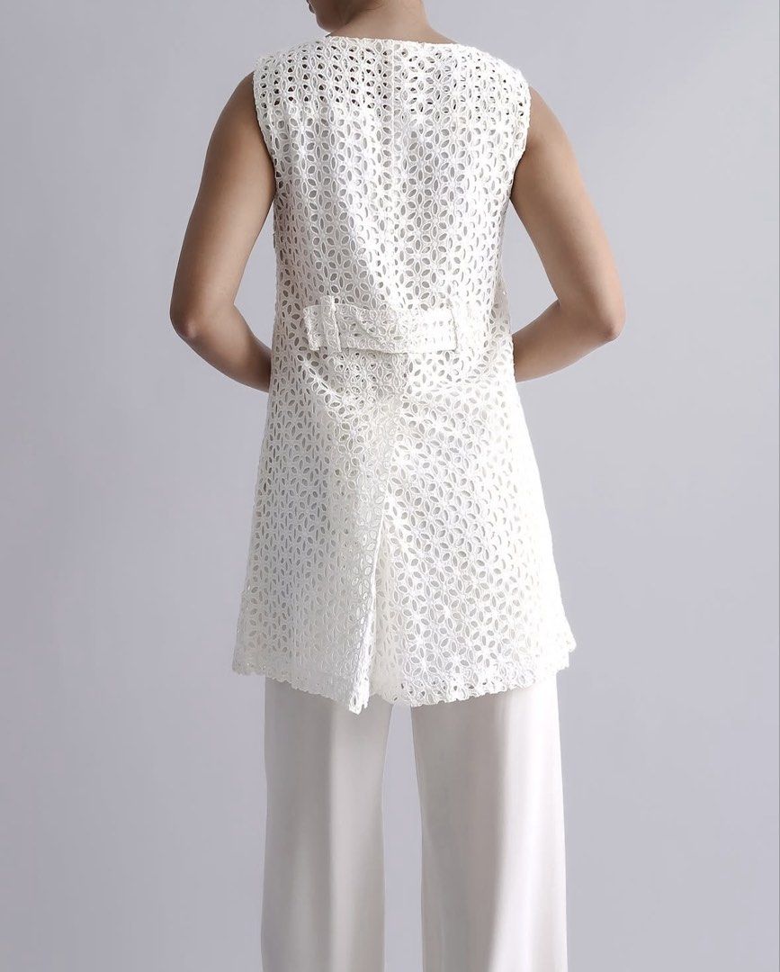 Crochet lace tunic blouse (Category: Blouses) located in Paranaque City. Submitted by lalasixela (Listing ID 1458857717, Image 2). Description: B 32” L 30”.