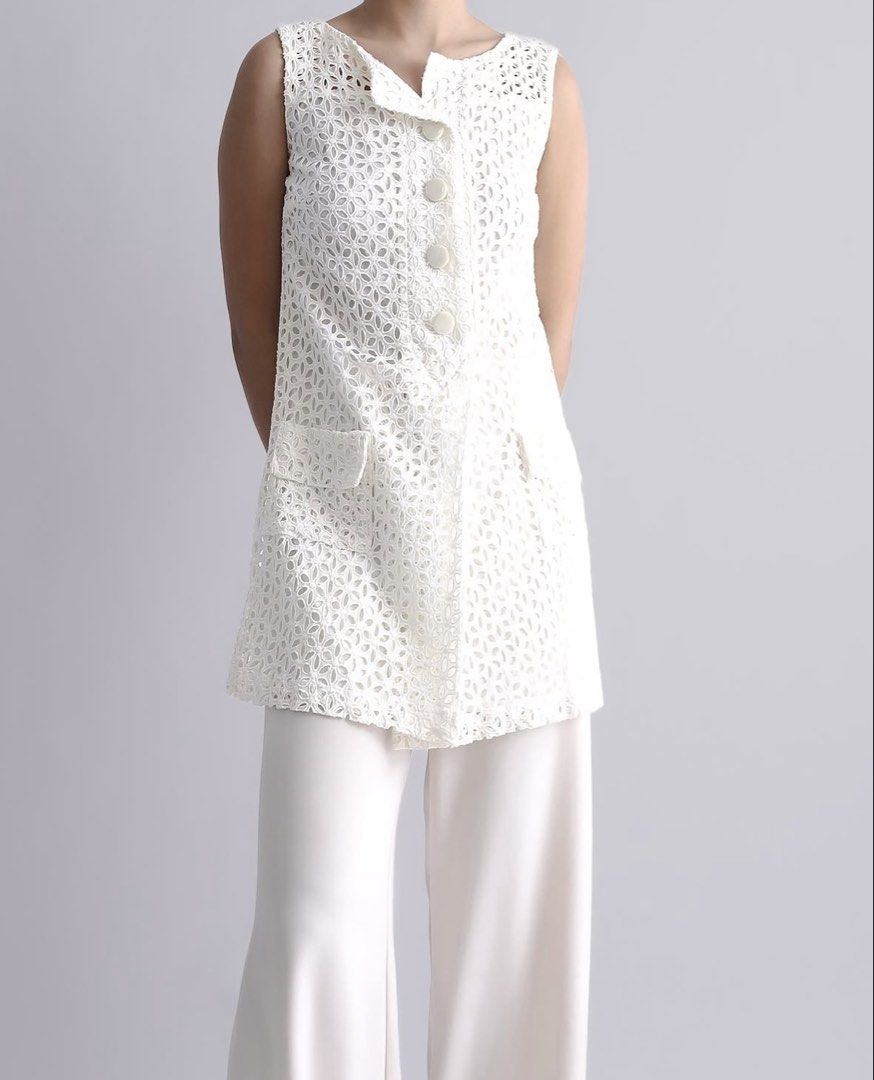 Crochet lace tunic blouse (Category: Blouses) located in Paranaque City. Submitted by lalasixela (Listing ID 1458857717, Image 1). Description: B 32” L 30”.