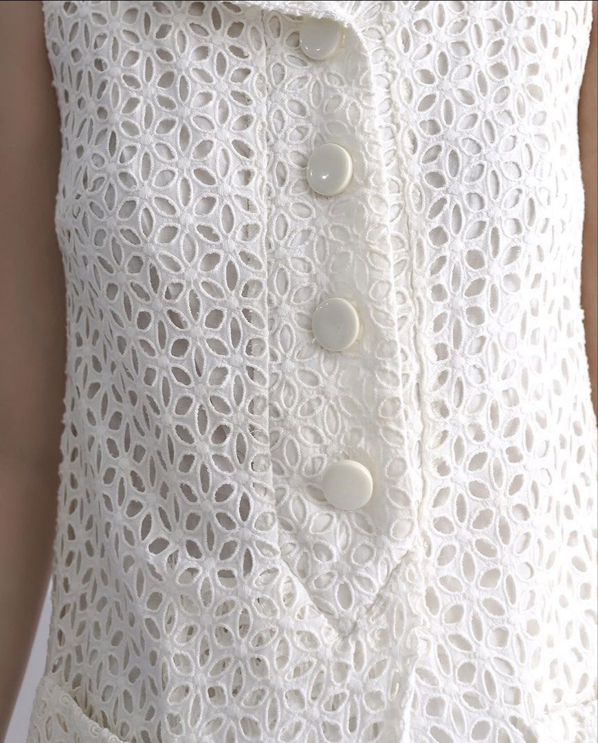 Crochet lace tunic blouse (Category: Blouses) located in Paranaque City. Submitted by lalasixela (Listing ID 1458857717, Image 3). Description: B 32” L 30”.