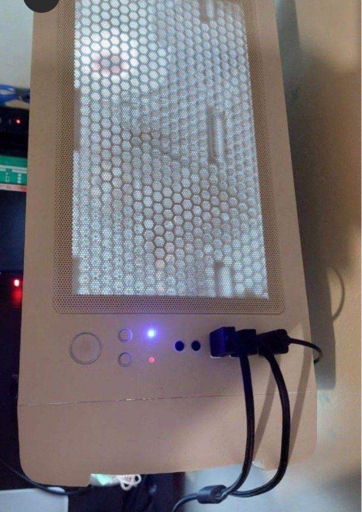 Custom Gaming PC - Ryzen 5 3600 Gaming CPU (Category: Desktops) located in Subic. Submitted by the_fashionate (Listing ID 1458793073, Image 3). Description: - Custom-built Desktop PC - August 2021, first purchase.