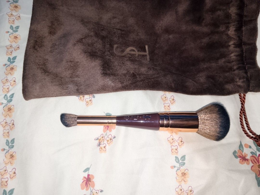 DALA x Toni Sia Makeup Brush (Category: Makeup) located in Cauayan City . Submitted by rhianajel (Listing ID 1458755394, Image 2). Description: PICTURE SHOWN IS OLD (must read this first) - SF is already included in the price listed (320), and it's the last price as well - can still negotiate depending on your loc ^^ - can give discounts if you buy additional items -with net and packet but no brown box (I'll still provide protective packages/boxe