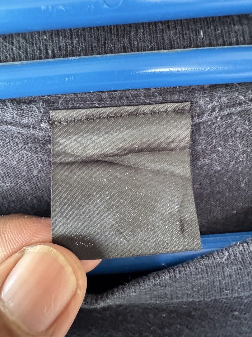 Dicate (Category: Tshirts & Polo Shirts) located in Tumpat. Submitted by deqla2727 (Listing ID 1458695427, Image 3). Description: Dicate saiz L pit21 lbuh27.5 bhu19 cndn9/10 call,wsap0129636410 c39.