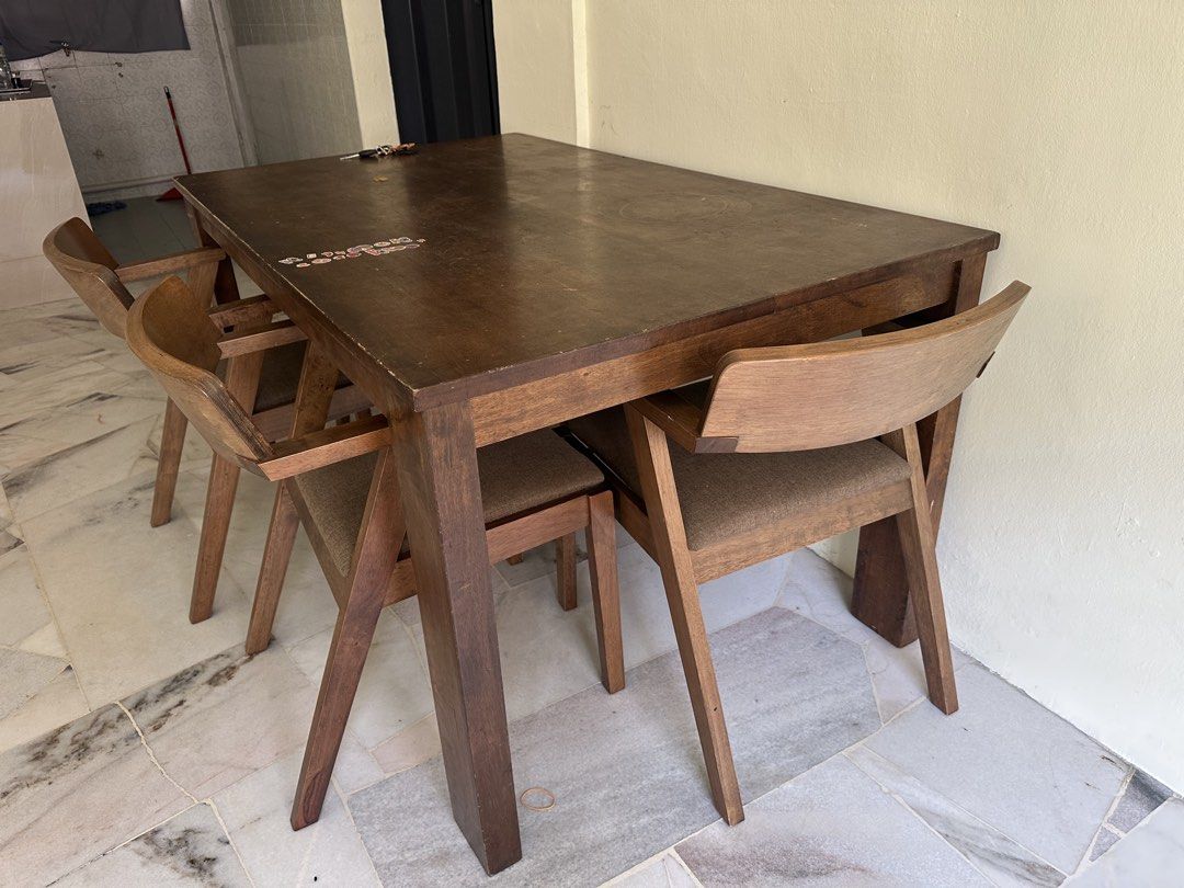 Dining Table Set (Category: Tables & Sets) located in Kuala Lumpur. Submitted by lindakopo (Listing ID 1458734905, Image 2). Description: .