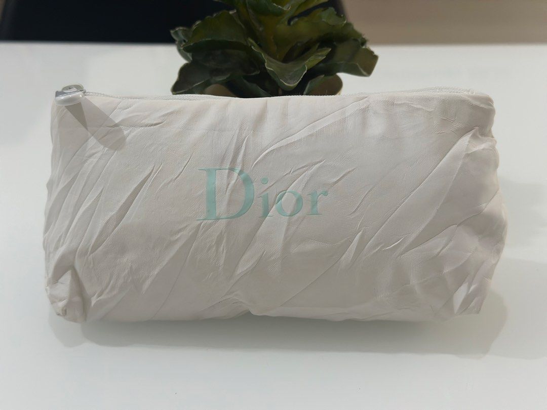 Dior (Category: Purses & Pouches) located in Panabo. Submitted by joyfulfindss (Listing ID 1458705223, Image 1). Description: .