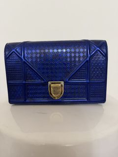 (Category: ) located in . Submitted by brandluxe (Listing ID 1458791931, Image 1). Description: .