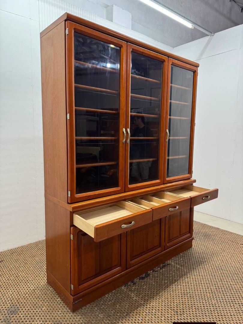 Display Cabinet (Category: Shelves, Cabinets & Racks) located in Meycauayan. Submitted by marygracecasimiro (Listing ID 1458848853, Image 3). Description: Vintage Oak 3-Door China Cabinet Hutch / Display Cabinet with Drawers & Storage Price: 17,900 L59.5 x W17.5 x H78 In good condition💚💚.