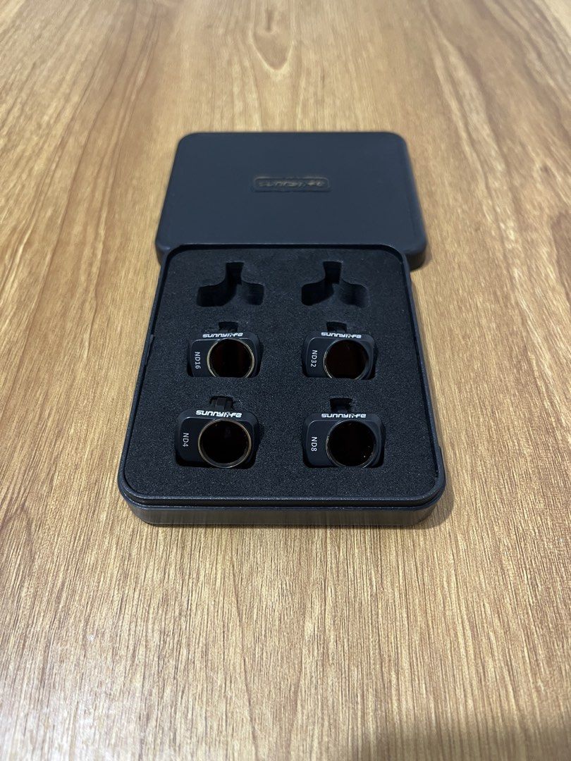 DJI Mavic Mini 1 Fly More Combo (Category: Drones) located in Manila. Submitted by bercasioashley (Listing ID 1458720958, Image 3). Description: Selling DJI Mavic Mini 1 Fly More Combo. Includes: - Drone - Remote - 3 batteries and charging hub - All cables - Propeller guard - 32gb memory card - Original case - box Freebie: Sunnylife ND4, 8, 16, and 32 filter with case Honest issue: medyo malutong na yung inner layer ng carrying case. Can’t see sa