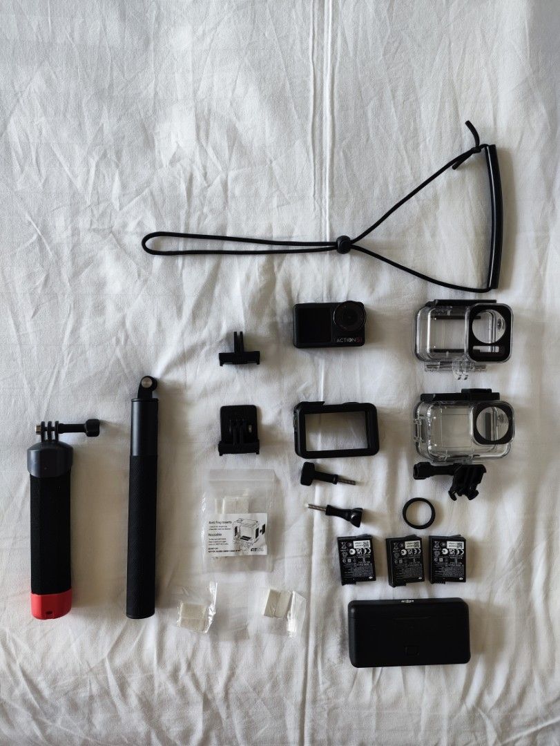 DJI Osmo Action 5 Pro Adventure + Dive Kit (Category: Video Cameras) located in Manila. Submitted by nasenbaer (Listing ID 1458707054, Image 1). Description: DJI Osmo Action 5 Pro with lots of accessories Used three times, as good as new 47 GB internal storage Up to 4K video and 40 megapixel photos 3x batteries Charging case Lense protection 2x dive case (60m waterproof) Protective case 2x case adapter Selfie stick 1,5m Floating handle for diving