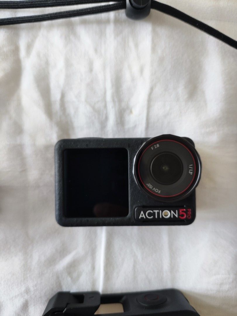 DJI Osmo Action 5 Pro Adventure + Dive Kit (Category: Video Cameras) located in Manila. Submitted by nasenbaer (Listing ID 1458707054, Image 2). Description: DJI Osmo Action 5 Pro with lots of accessories Used three times, as good as new 47 GB internal storage Up to 4K video and 40 megapixel photos 3x batteries Charging case Lense protection 2x dive case (60m waterproof) Protective case 2x case adapter Selfie stick 1,5m Floating handle for diving