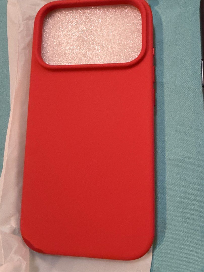 Elago Sanptoch XHotch iPhone 17 Pro cases (Category: Cases & Sleeves) located in Romblon. Submitted by chadish_magoy (Listing ID 1458769860, Image 2). Description: For sale Almost new. Only fitted. Elago Silicone Red Sanptoch Shockproof case Clear Blue XHotch Silicone Blue Take all 1,000 LBC COP (Payment 1st) JnT (Scheduled rider pickup. No rush shipping) Loc: Romblon South Luzon .
