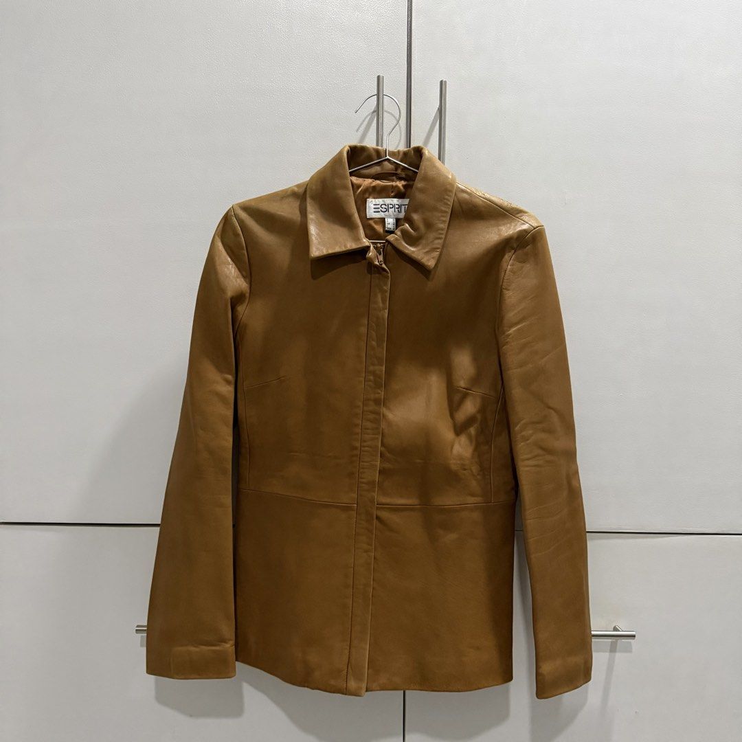 Esprit Vintage Brown Leather Jacket (Category: Coats, Jackets and Outerwear) located in Los Banos. Submitted by batmanana (Listing ID 1458858403, Image 1). Description: LAST PRICE POSTED 🥹 buy at least 2 items = FREE SHIPPING ☺️ best fits S to M length is 26.5 inches 8/10 condition, but please still manage your expectations - has visible signs of wear - Classic brown leather jacket from Esprit - Made with 100% genuine leather - 100% acetate lini