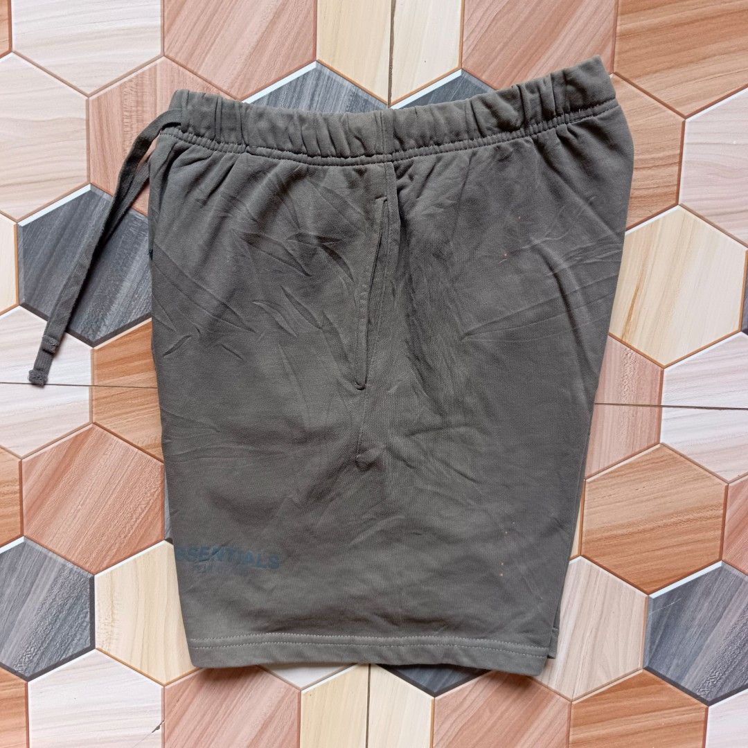 Essentials Brown Shorts (Category: Shorts) located in Maramag. Submitted by thrifty777 (Listing ID 1458867975, Image 2). Description: Authentic Essentials Has Minor Flaws Lightly Used Condition Waist: 28-32 ‎Height: 18 Location Maramag Bukidnon.