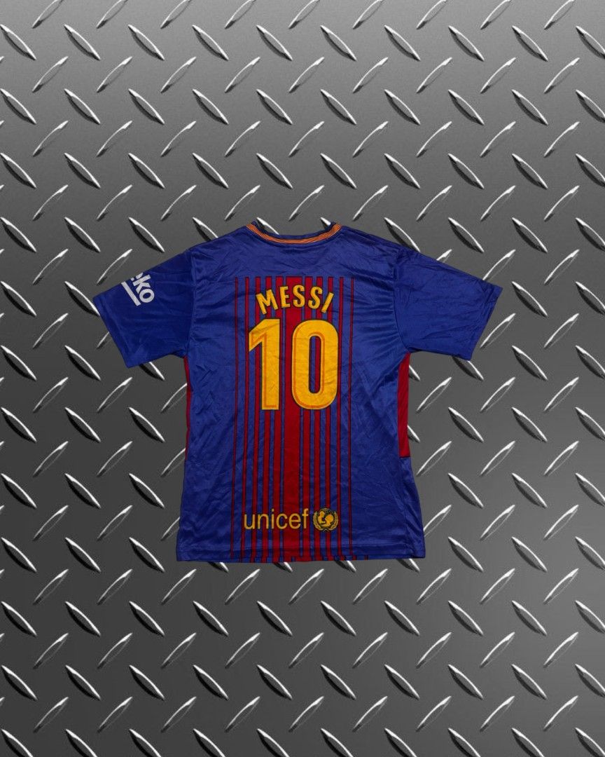 FC Barcelona Messi 10 Jersey 2019-2020 (Category: Tshirts & Polo Shirts ) located in Valenzuela. Submitted by kalyevintage2021 (Listing ID 1458699410, Image 2). Description: - FC Barcelona 2019-2020 Season Kit - Features Lionel Messi #10 on the back - Rakuten sponsor on the front - UNICEF logo present - Ideal for any dedicated FC Barcelona supporter.