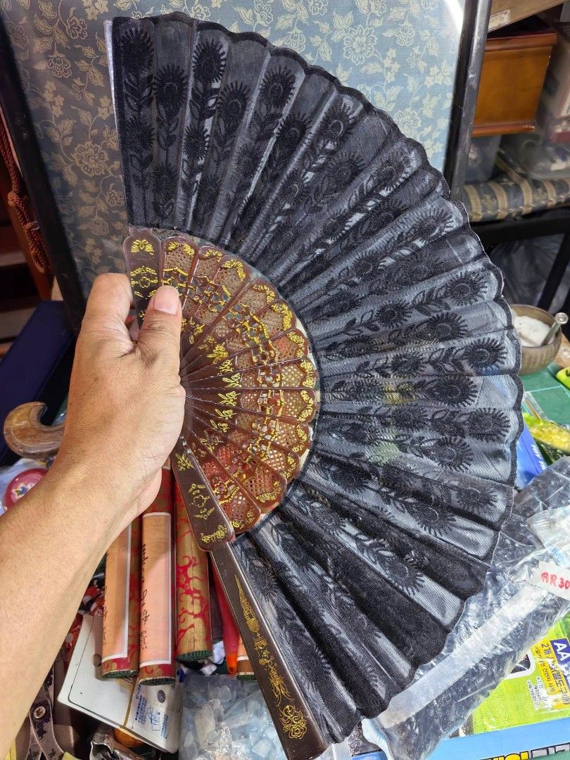 Folding Fan - Scented Fabric Fan (Category: Other Accessories) located in Cebu City. Submitted by dudes_villanueva (Listing ID 1458694784, Image 1). Description: Folding Fan - Scented Fabric Fan 📌 Mabango. Swabe ang Perfume.x-) 📌 In excellent condition. Length : 9 in.