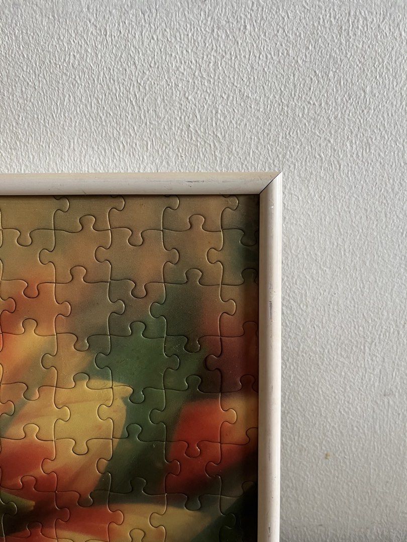 Framed Tulip Puzzle (Category: Art & Prints) located in Taguig. Submitted by minmin_parker (Listing ID 1458750255, Image 2). Description: - Beautiful framed puzzle featuring a close-up of vibrant tulips. - Comes with a stylish light wood frame. - Ready to hang on your wall or display on a shelf. - An ideal decorative piece for any room. - Makes a wonderful gift for puzzle enthusiasts and flower lovers alike..