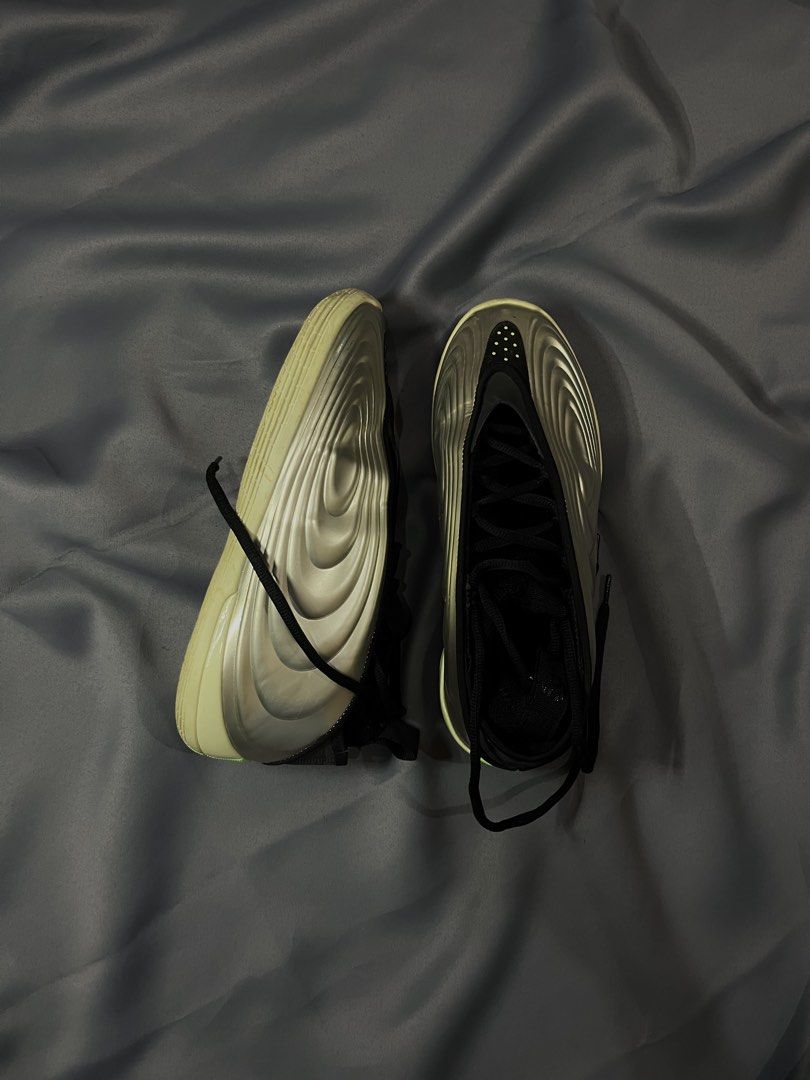 FS!! ADIDAS HARDEN VOLUME 10 (Category: Casual Shoes) located in Antipolo. Submitted by bleuewayne (Listing ID 1458751453, Image 2). Description: - Adidas Yeezy Foam Runners - Unique sculpted design - Black laces - Perfect for everyday wear - Shows some signs of use on sole and edges - Plenty of life remaining - Comfortable and stylish kicks.