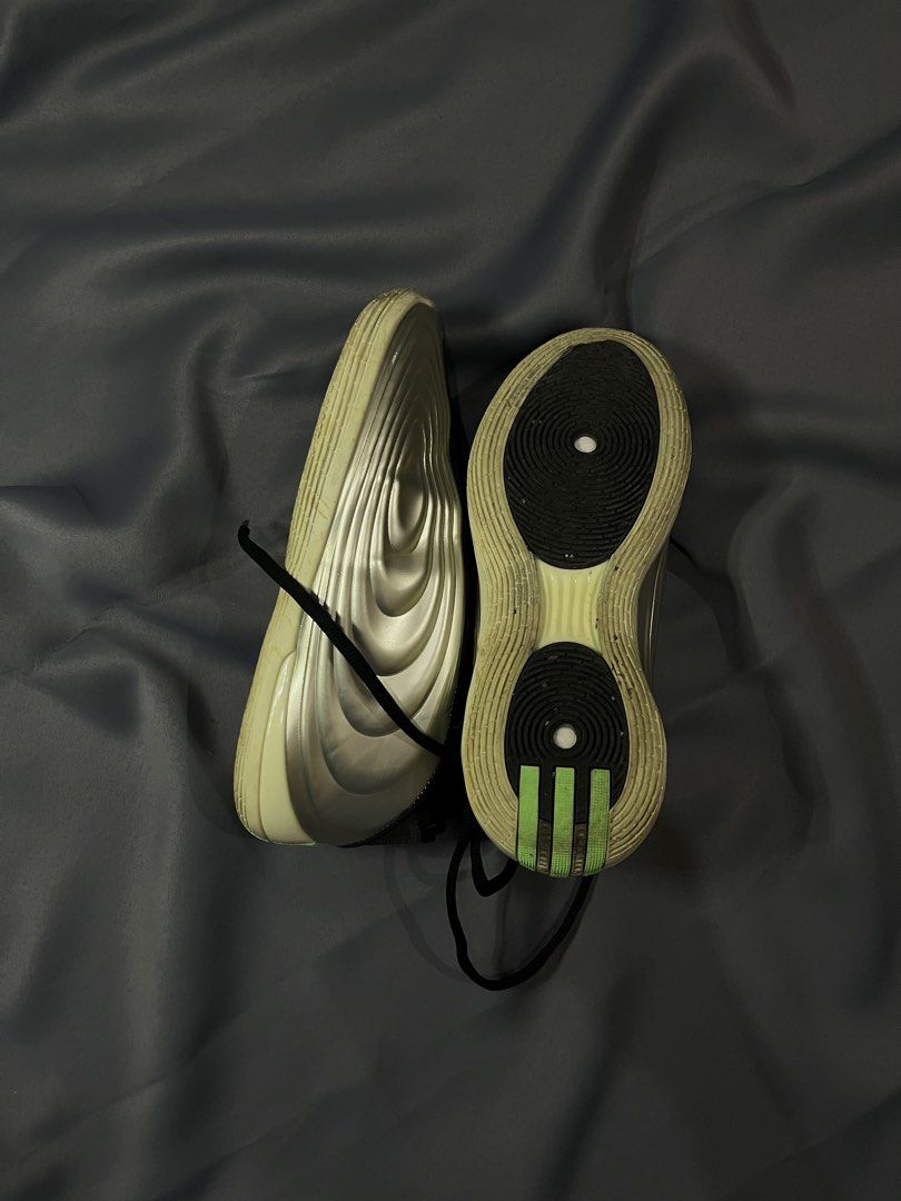 FS!! ADIDAS HARDEN VOLUME 10 (Category: Casual Shoes) located in Antipolo. Submitted by bleuewayne (Listing ID 1458751453, Image 3). Description: - Adidas Yeezy Foam Runners - Unique sculpted design - Black laces - Perfect for everyday wear - Shows some signs of use on sole and edges - Plenty of life remaining - Comfortable and stylish kicks.