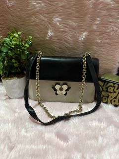 (Category: ) located in . Submitted by closet_jz (Listing ID 1458765113, Image 1). Description: .