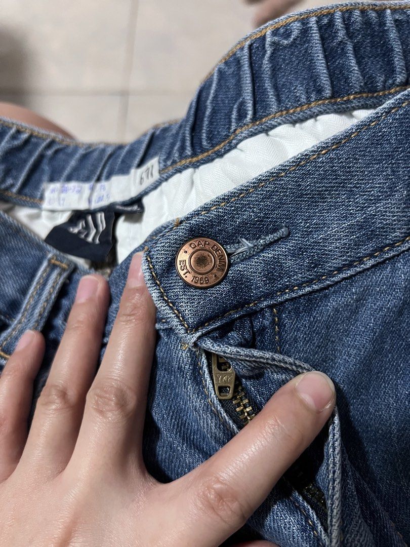 GAP Denim High waist garterized Shorts (Category: Shorts) located in Quezon City. Submitted by mondaymayhem (Listing ID 1458749743, Image 3). Description: 671) fits 28-32in 🚚j&t(payment first) ☑️same day delivery(lalamove/grab) 📍Batasan hills QC No refund/return/exchange. All sales are final! Strictly no cancellation/changing of orders Items are thrifted so please manage your expectations. Color may slighly differ due to lighting. Make sure of 