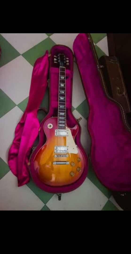 Gibson Les Paul Standard 1992 Sunburst with Case (Category: Musical Instruments) located in Quezon City. Submitted by boom76 (Listing ID 1458827738, Image 3). Description: - Gibson Les Paul Standard 1992 - Classic Sunburst Finish - Made in USA - Serial Number: 91002792 - Includes Plush Pink Lined Hard Case - Ideal for Musicians and Collectors - Ready for its New Home.