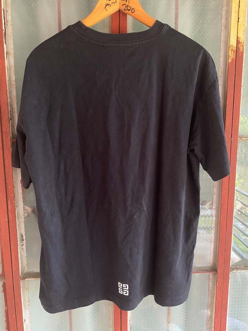 GIVENCHY WORLD TOUR TSHIRT (Category: Tshirts & Polo Shirts ) located in Tarlac. Submitted by thriftwithass (Listing ID 1458734309, Image 2). Description: Dimes: 22-27.5 Condtition: 9.2/10 Color rate: 9.5/10.