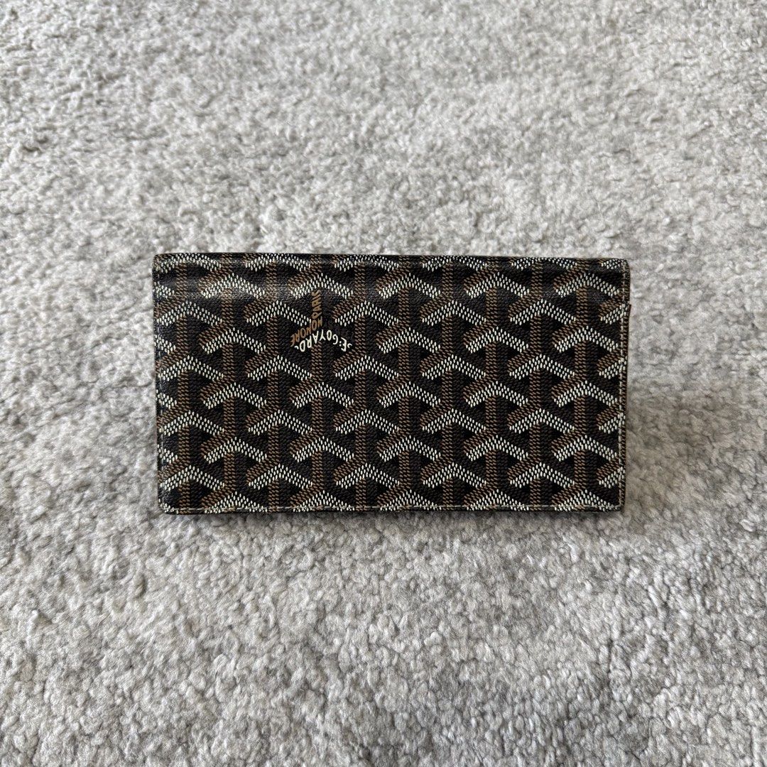 Goyard Saint Louis Wallet Brown Monogram (Category: Luxury Bags & Wallets) located in Taguig. Submitted by jeeaarr (Listing ID 1458806176, Image 2). Description: Goyard Saint Roch Wallet Tan Like New | Complete ₱35,000 (SRP $1,890).