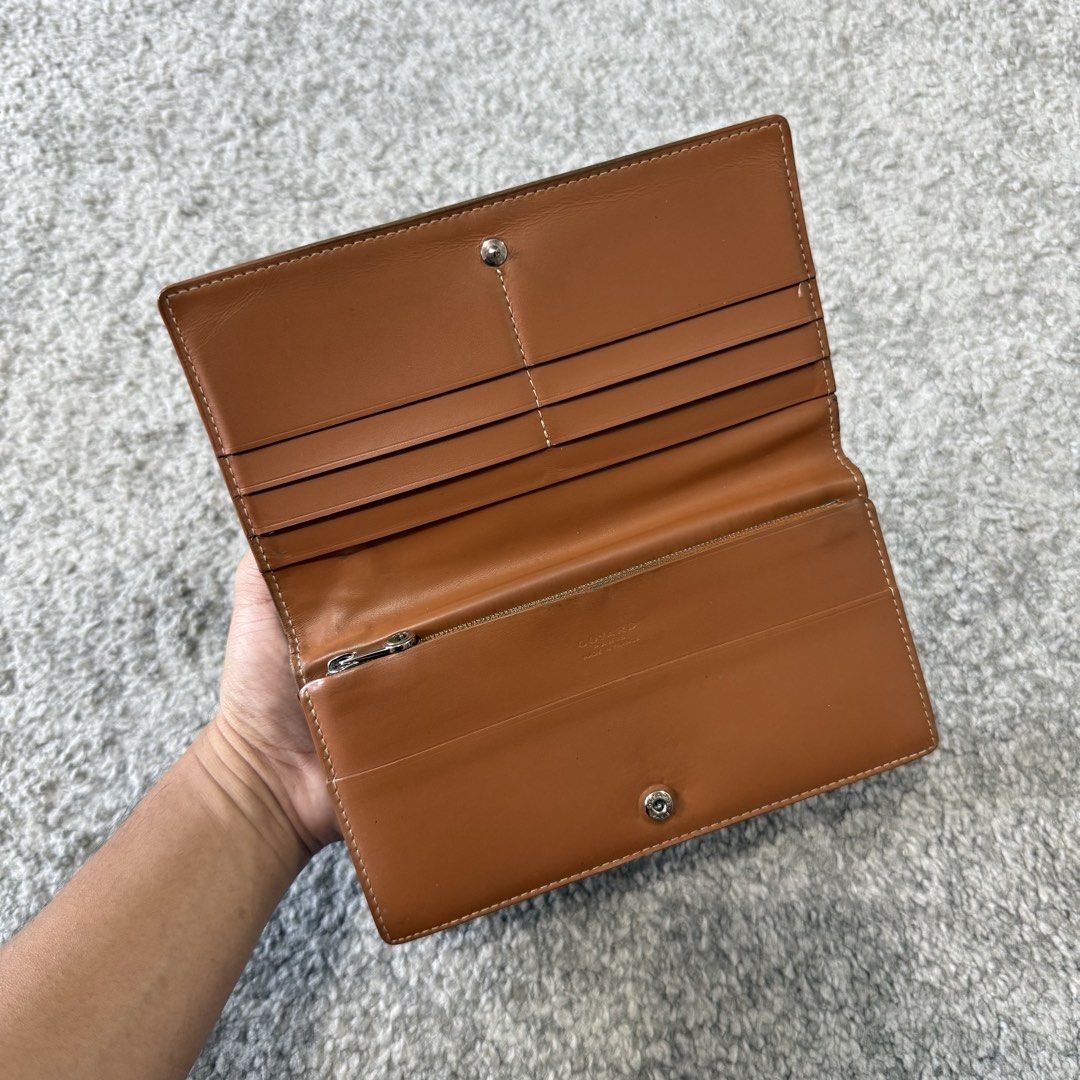 Goyard Saint Louis Wallet Brown Monogram (Category: Luxury Bags & Wallets) located in Taguig. Submitted by jeeaarr (Listing ID 1458806176, Image 3). Description: Goyard Saint Roch Wallet Tan Like New | Complete ₱35,000 (SRP $1,890).
