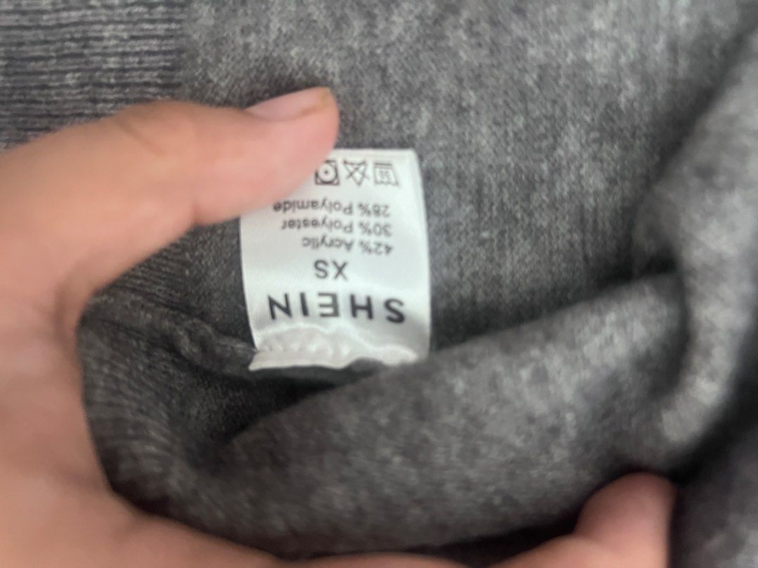 Grey Button-Up Cardigan (Category: Coats, Jackets and Outerwear) located in Cuyapo. Submitted by wisebear-42d2 (Listing ID 1458735974, Image 2). Description: 600 orig price - Simple grey cardigan - Long sleeves - Button-up front - Crew neck style - Ideal for layering over tops - Easy to match with any outfit - Great for casual wear.